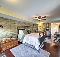 Augusta Studio at Halcyon Spa Bed and Breakfast - Orlando Tourists