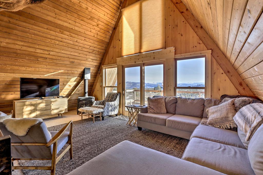 Awe-Inspiring Outdoorsy Grand Lake A-Frame! - thumb 0