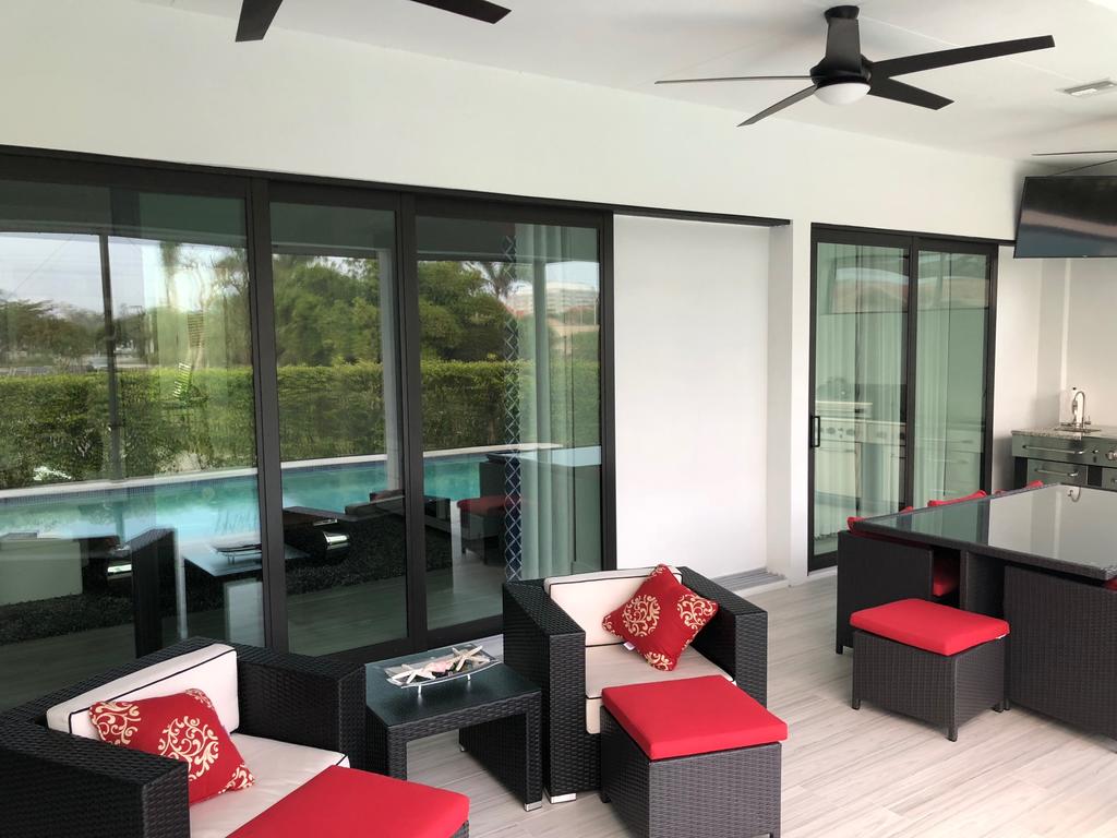 BEACH 5 MIN. WALK-LUXURIOUS MODERN POOL HOME - thumb 2