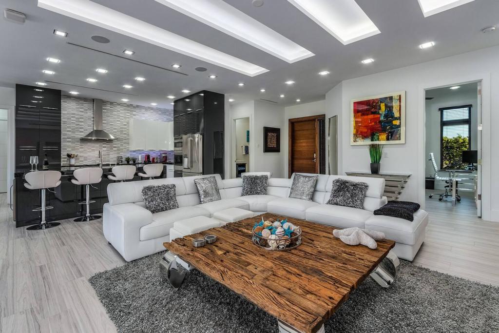 BEACH 5 MIN. WALK-LUXURIOUS MODERN POOL HOME - thumb 3