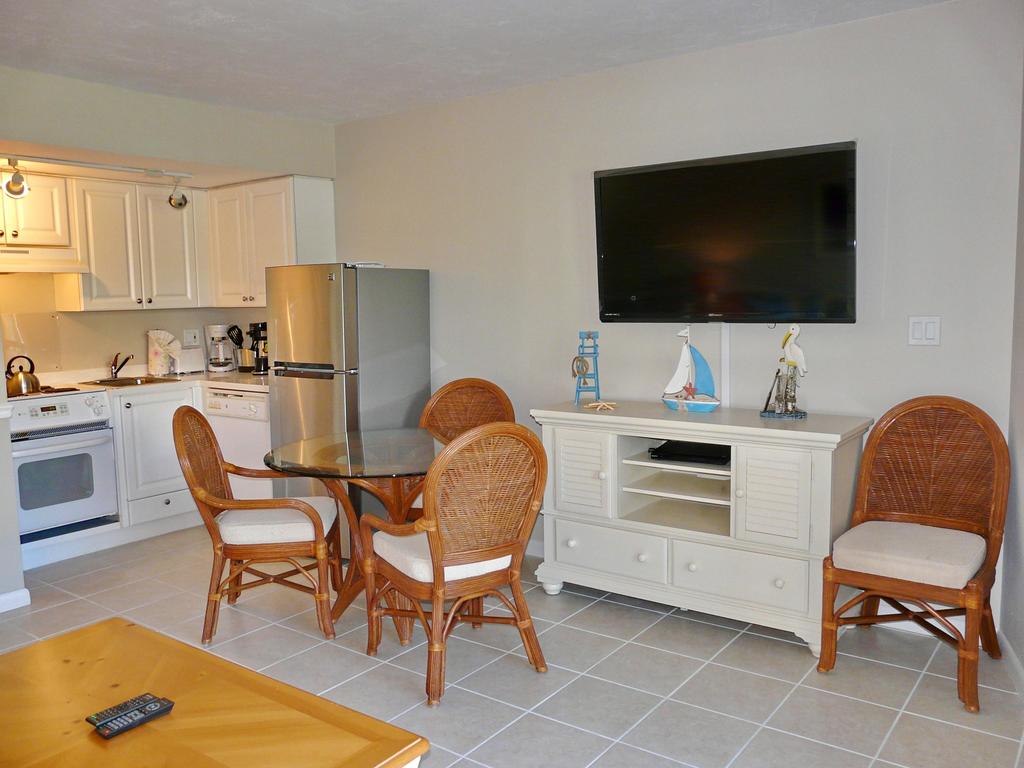 Beach Club 212 - thumb 2