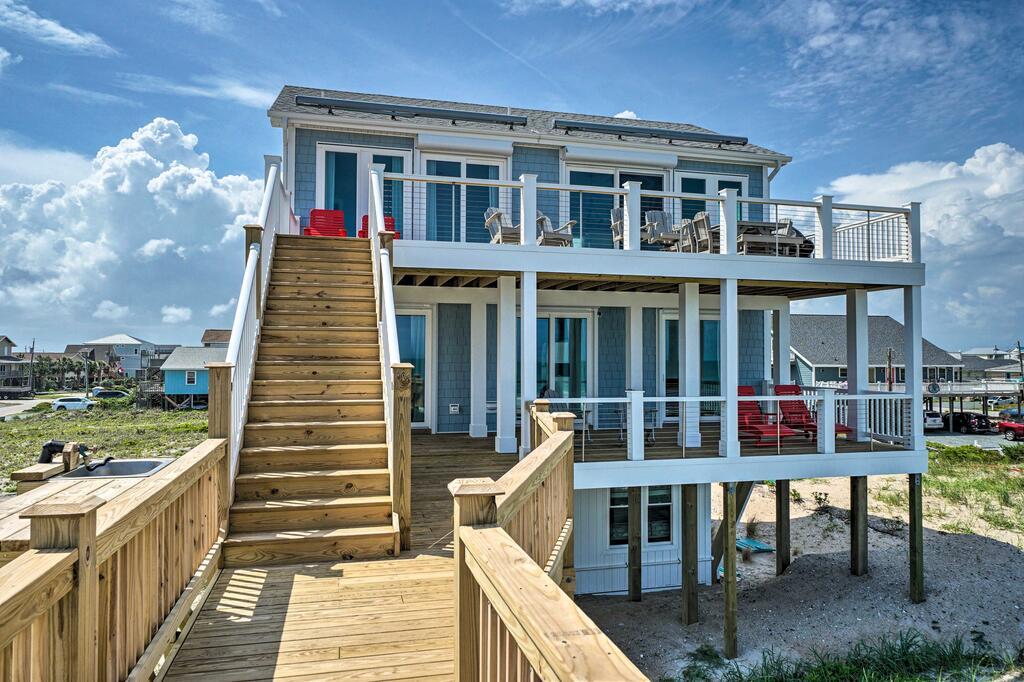 Beachfront Oasis - 2 Huge Decks, BBQ And Views! - thumb 1