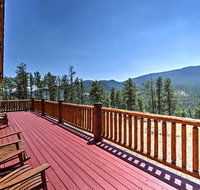 Bearadise Cabin with Mtn Views - Near Hiking - Orlando Tourists