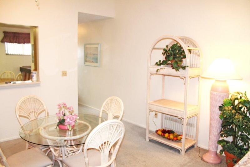 Beautiful 2 Bed 2 Bath Town Home In Ventura Country Club - thumb 3