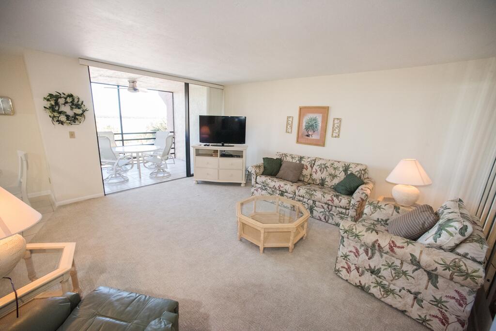 Beautiful Water/Pool Views & River Setting From Very Own Private Balcony!!! - thumb 2
