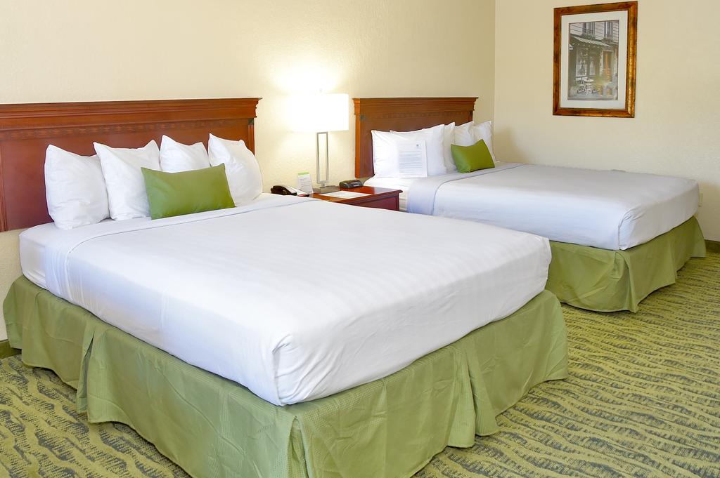 Best Western Orlando East Inn & Suites - thumb 1