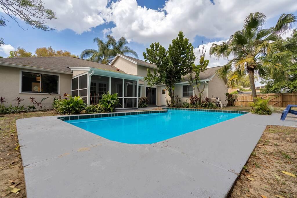 Big Family House With Pool 5 Min From Universal - thumb 3