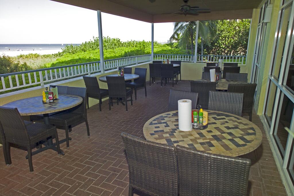 Breathtaking Sunsets @ This Beachfront Beauty, On-Site Restaurant/Tiki Bar - thumb 2