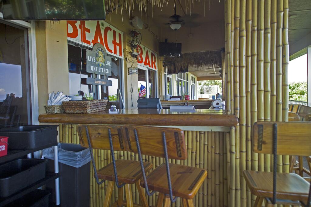 Breathtaking Sunsets @ This Beachfront Beauty, On-Site Restaurant/Tiki Bar - thumb 1