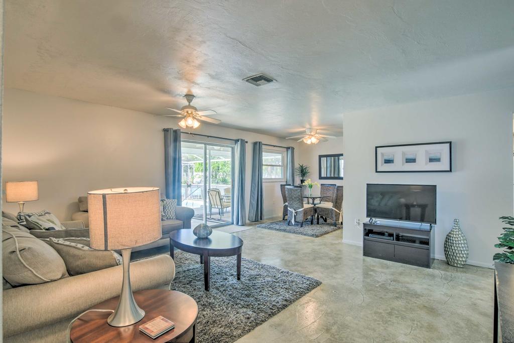 Breezy Marco Island Home With Pool - Walk To Beach! - thumb 2
