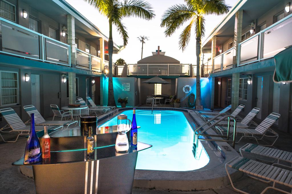 Camelot Beach Suites - thumb 0