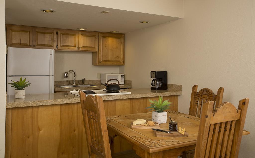 Cascade Village One Bedroom Condo Hotel Room - thumb 1