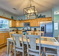 Charming Coastal Cottage Walk to Beach & Downtown! - Orlando Tourists