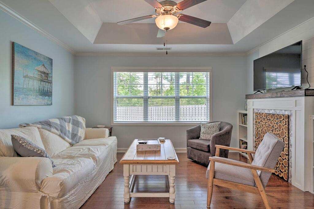 Charming Home With Yard Less Than 6Mi To N Topsail Beach - thumb 2