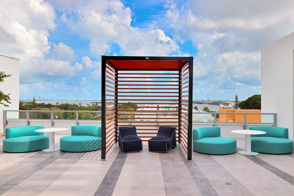 CHARMING MODERN STUDIO In Miami Design District - thumb 1