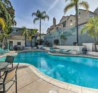 Condo w/Pool Access - 10 Mi. to LA  Venice Beach - Orlando Tourists