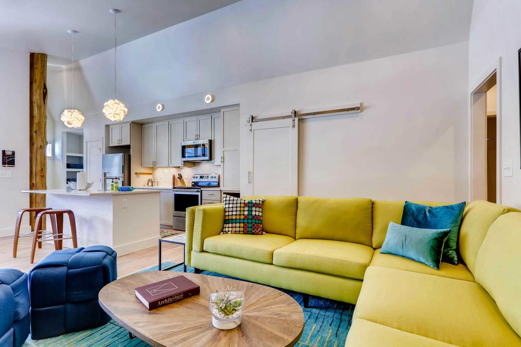 Contempo Cabin 1 Block From Historic Town Center - thumb 2