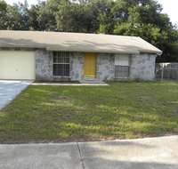 Cozy House with fenced yard close to the Beaches - Orlando Tourists