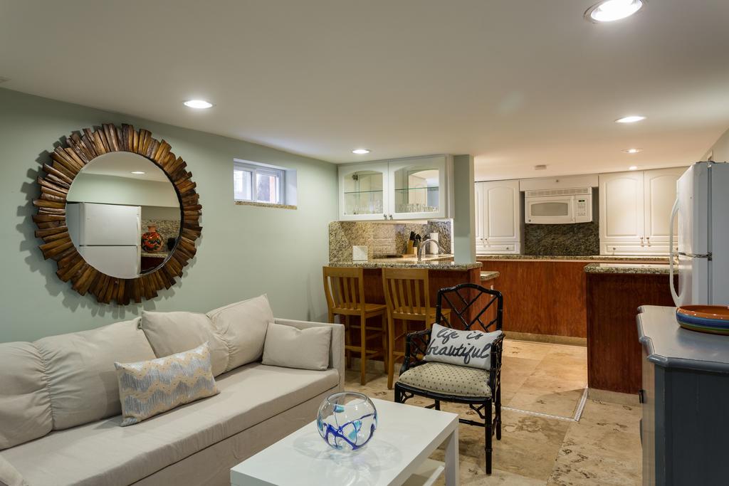 Cozy Private Basement Apartment - thumb 3