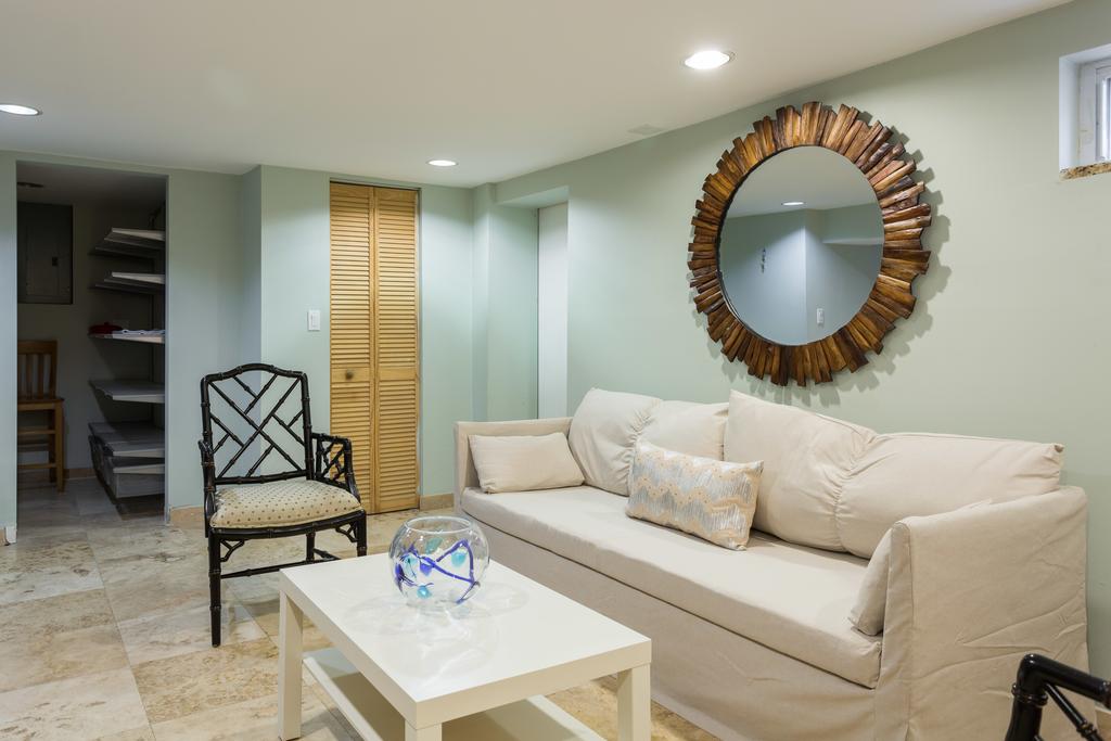 Cozy Private Basement Apartment - thumb 1