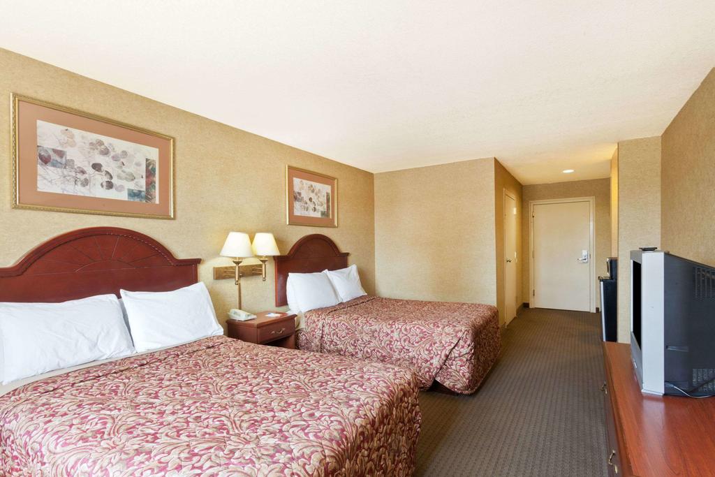 Days Inn & Suites By Wyndham Wynne - thumb 1