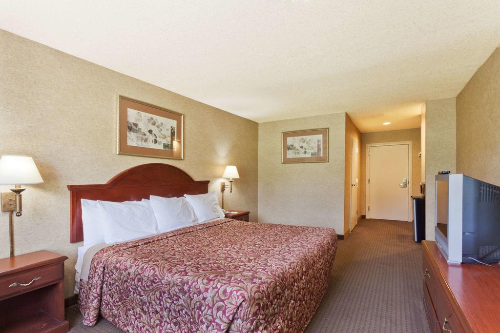 Days Inn & Suites By Wyndham Wynne - thumb 2