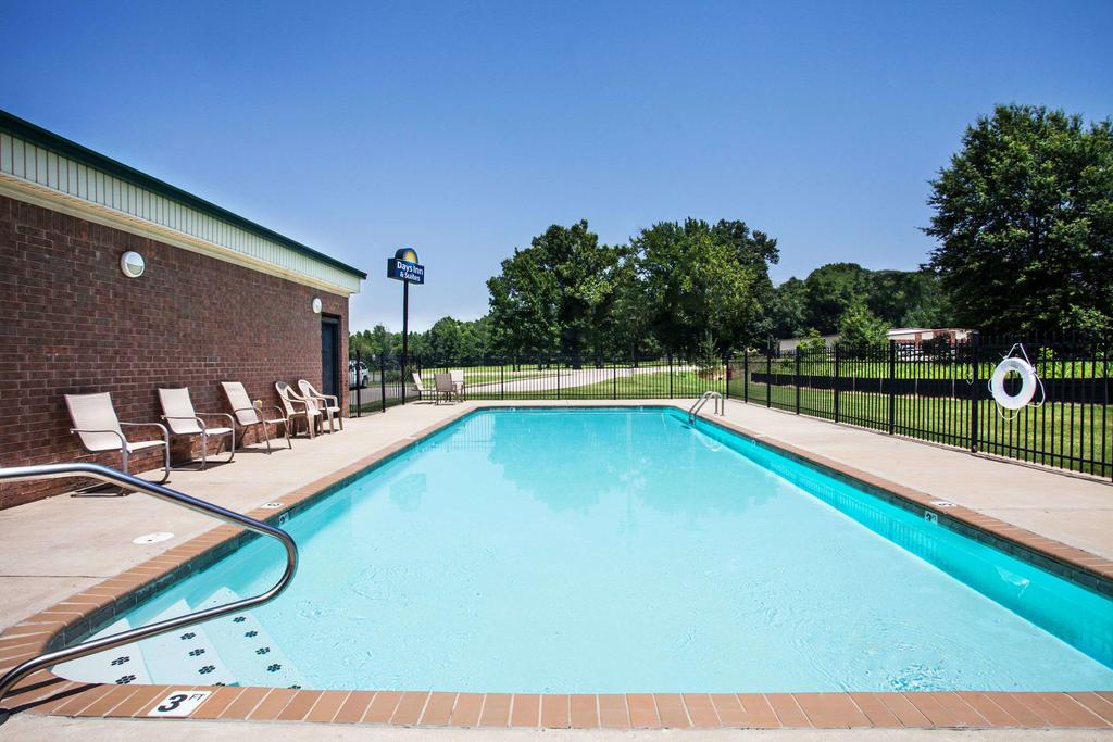Days Inn & Suites By Wyndham Wynne - thumb 3