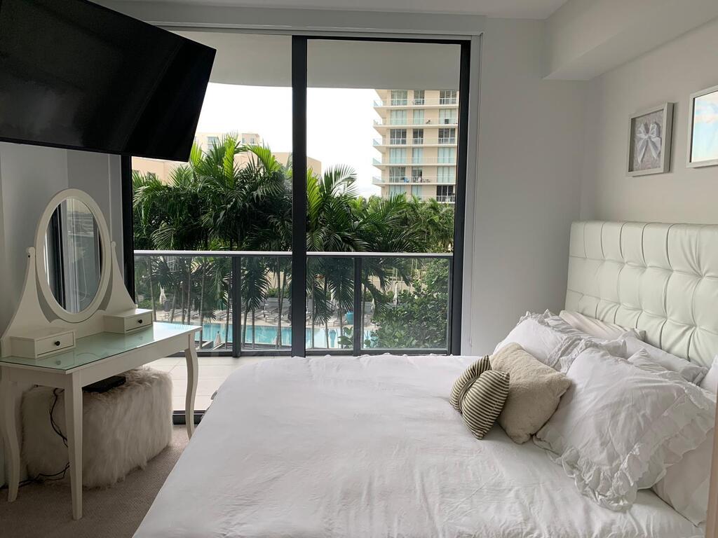 Deluxe Residences Midtown - thumb 1