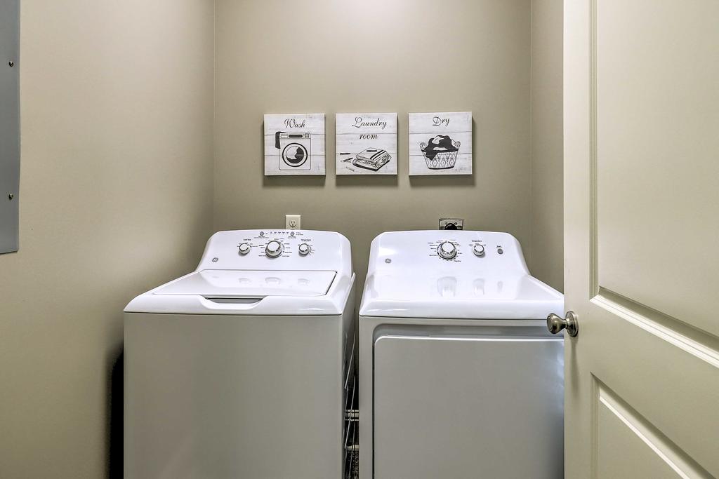 Diamondhead Condo, Screened Patio&Pool Access - thumb 0