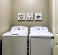 Diamondhead Condo Screened PatioPool Access - Orlando Tourists