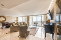Downtown Miami 3154 Luxury 2BR Waterfront Condo Free Valet Parking Orlando Tourists