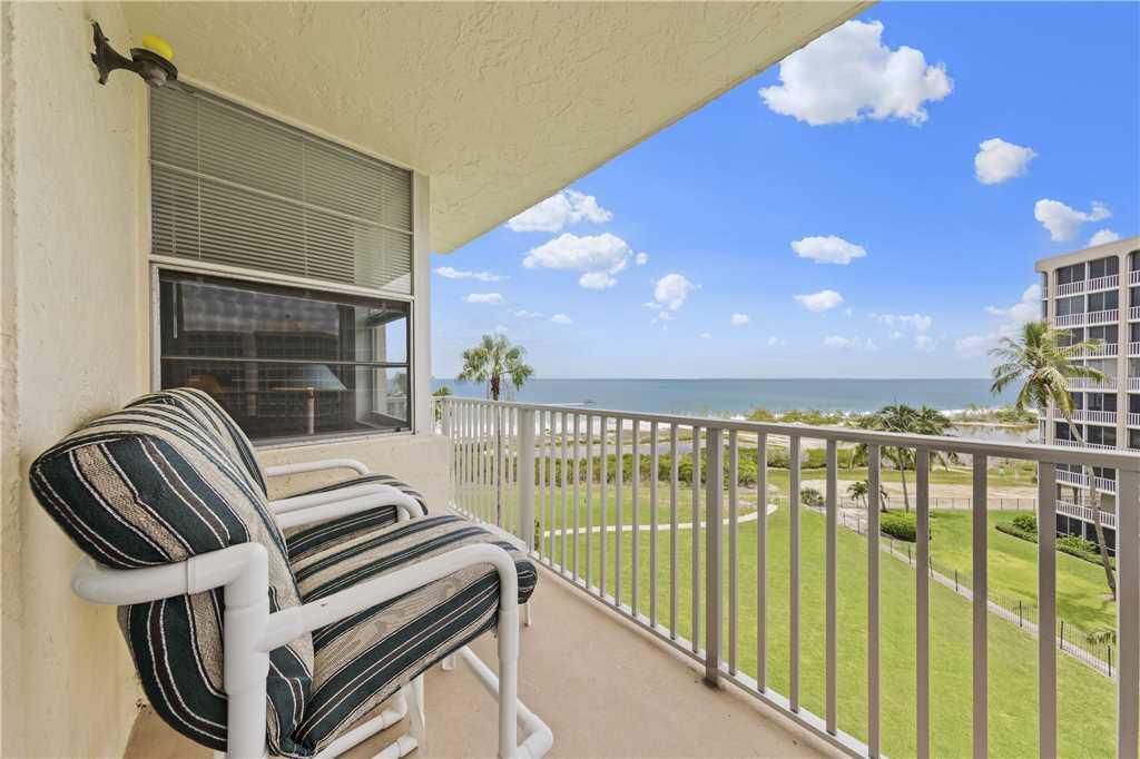 Estero Beach & Tennis 507A, 1 BR, Sleeps 4, Heated Pool, Elevator - thumb 0
