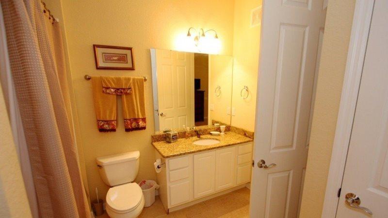 Executive 3 Bedroom 3 Bath Condo In Vista Cay - thumb 2