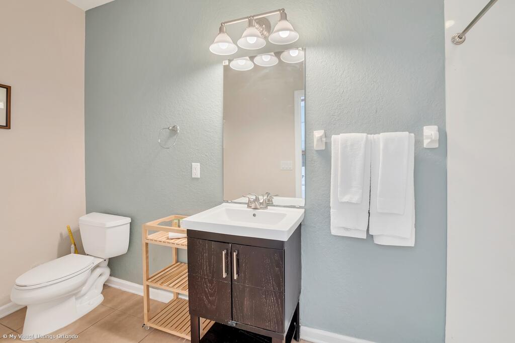 Exquisite And Airy 3BD Town Home In Vista Cay With CDC Standards #3VC075 - thumb 3