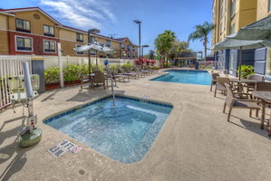 Fairfield Inn And Suites By Marriott Orlando Near Universal Orlando