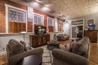 FireHouse Alley Elegant Loft-Style Retreat Orlando Tourists