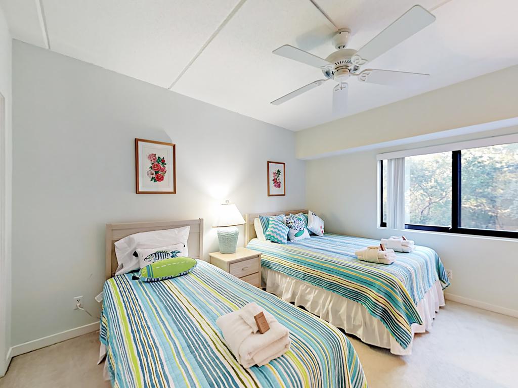 Forest Beach Condo Unit 105 Condo - thumb 3