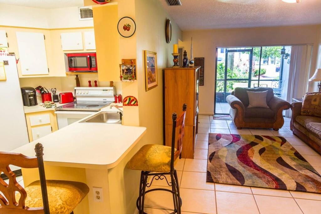 Gated Country Club Condominium - thumb 2