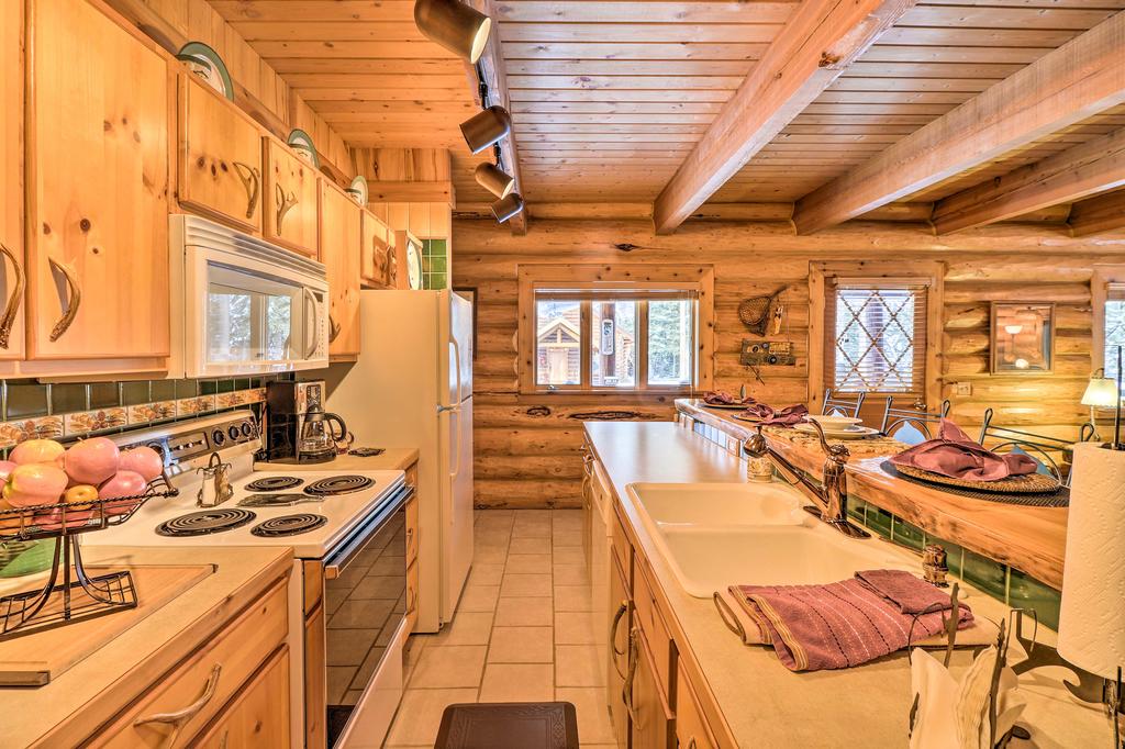 Glacier Park 2BR Log Cabin, 'Best In The West!' - thumb 0