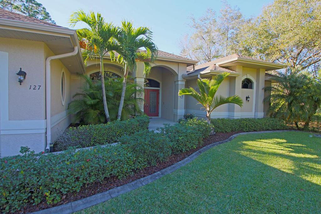 Gorgeous Four Bedroom, Three Bathroom, With Optional Electrically Heated Pool And Spa. - thumb 2