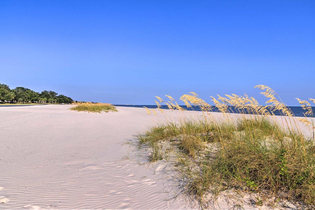 Gulfport Home With Deck & Grill, 3 Min Walk To Beach! - thumb 1