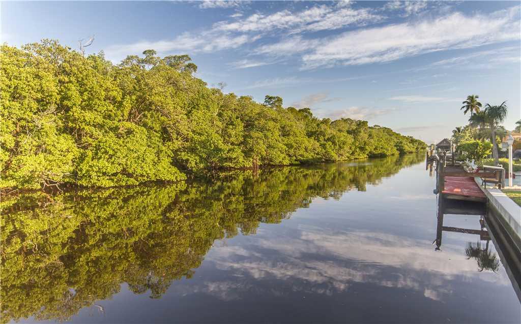 Hanyo Hideaway, Sleeps 4, 2 Bedrooms, Located On Canal - thumb 0