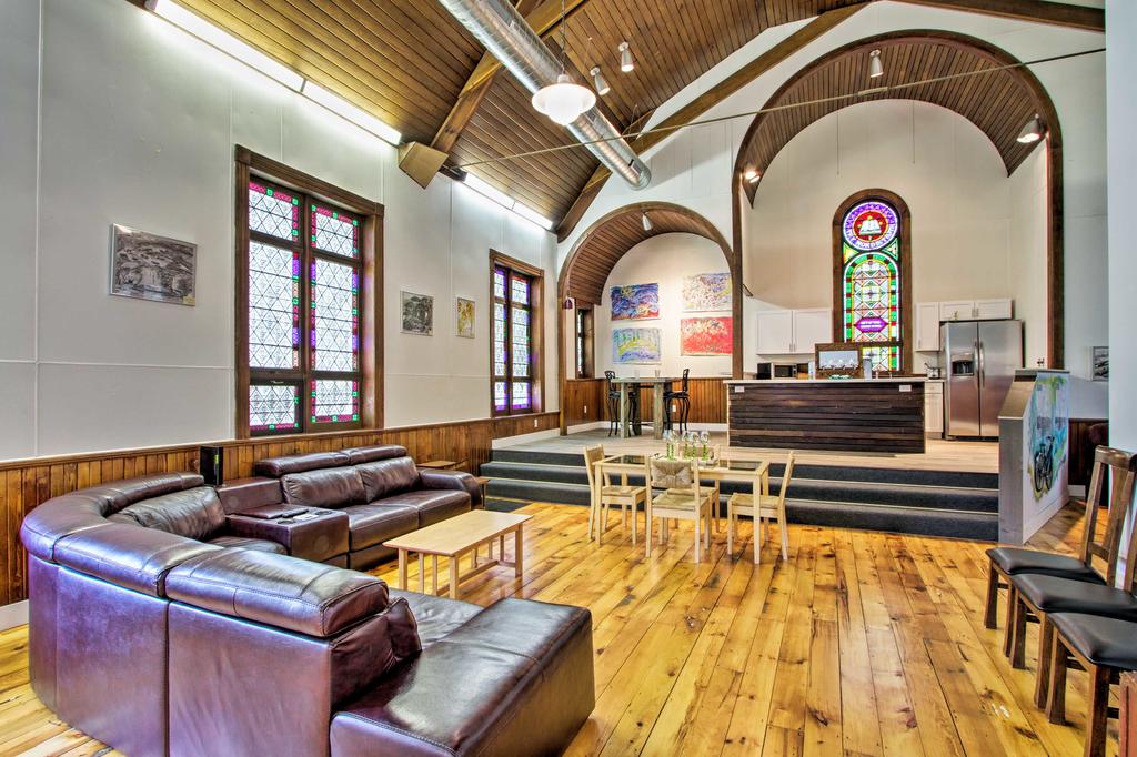 Historic Church Home - Walk To Durand Shops! - thumb 2