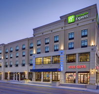 Holiday Inn Express  Suites - Kansas City KU Medical Center - Orlando Tourists