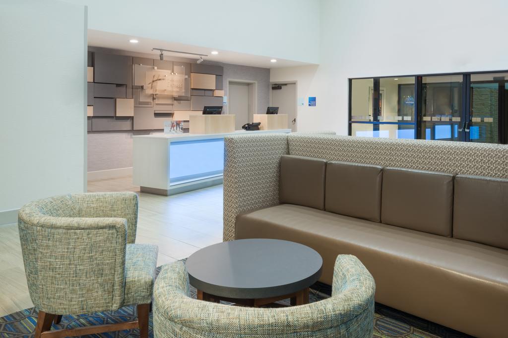 Holiday Inn Express & Suites - Nearest Universal Orlando - thumb 3