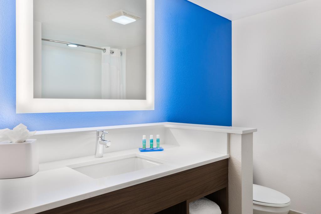 Holiday Inn Express & Suites - Nearest Universal Orlando - thumb 2