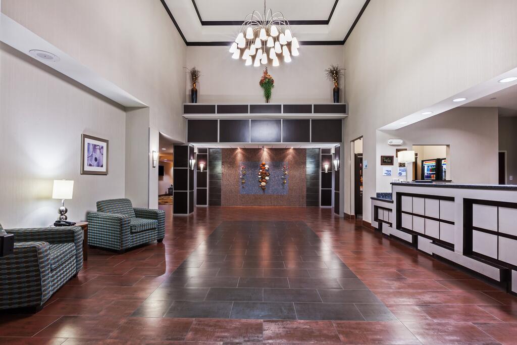 Holiday Inn Express & Suites Cleveland - thumb 3