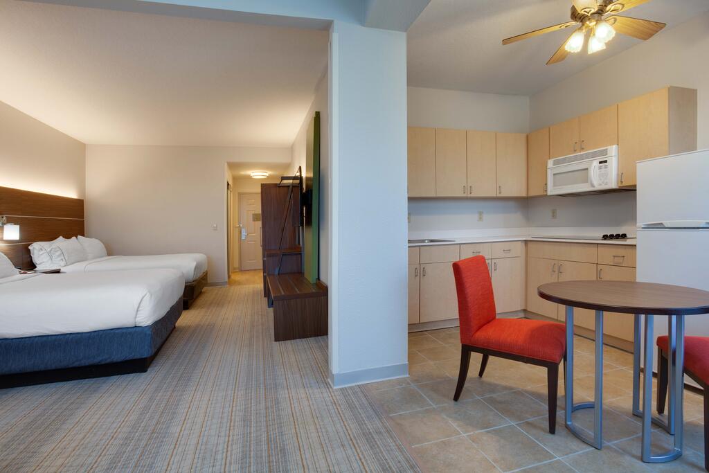 Holiday Inn Express & Suites Orlando International Airport - thumb 2