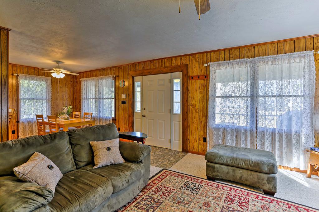 House With Fenced Yard And Shared Pier On Lake Waccamaw - thumb 3