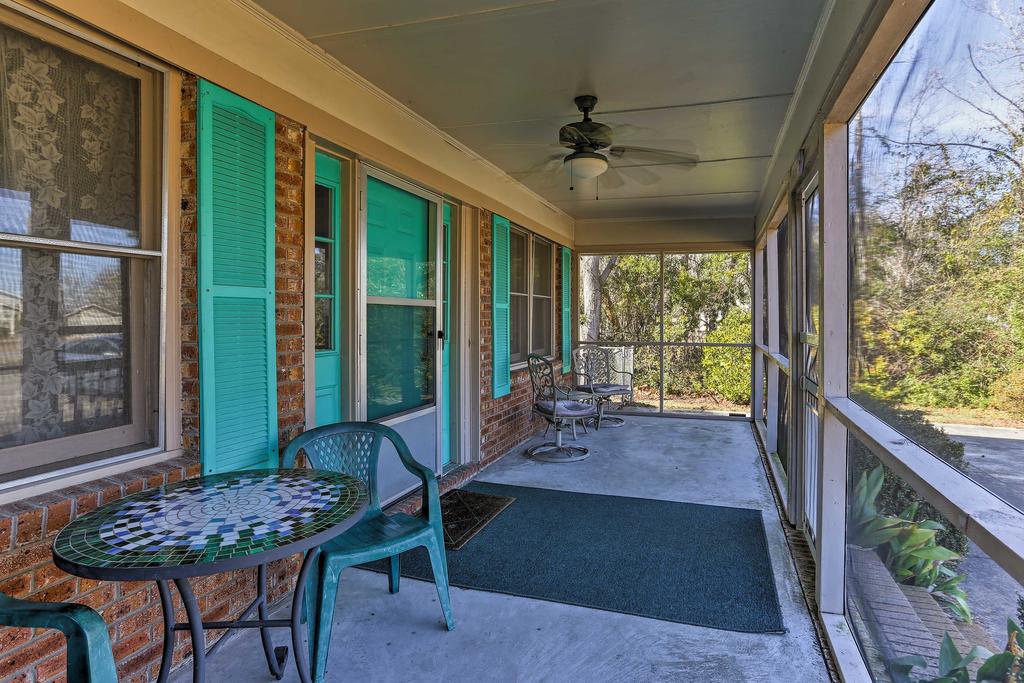 House With Fenced Yard And Shared Pier On Lake Waccamaw - thumb 0